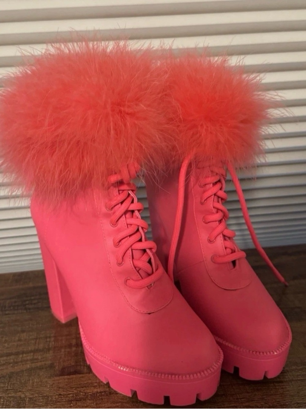 Cape Robbin Hot Pink Platform Boots – Faux Fur Trim – Size 7.5